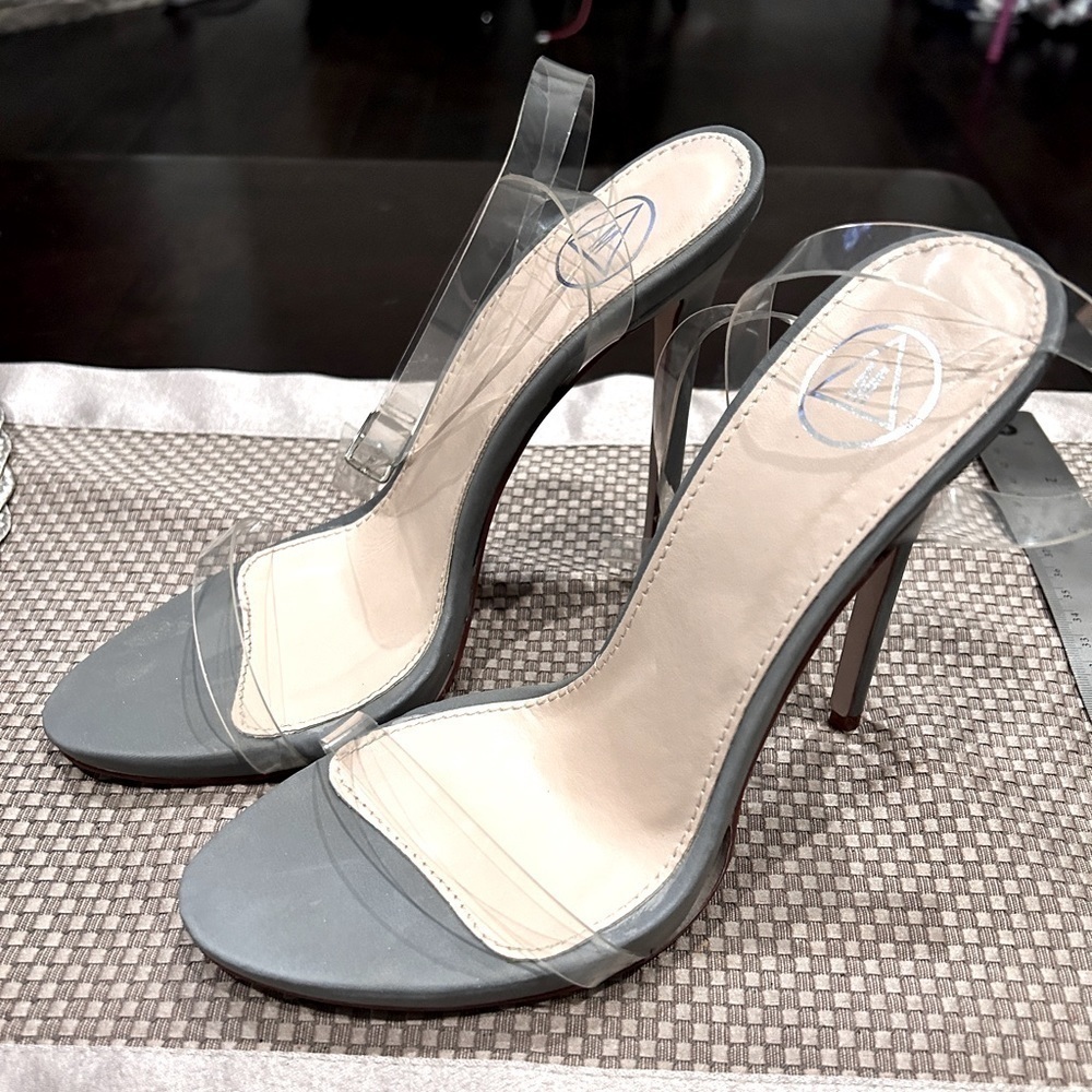 Missguided clear & grey high heel strappy dress sandal, sz 7 round toe, heel 5.5